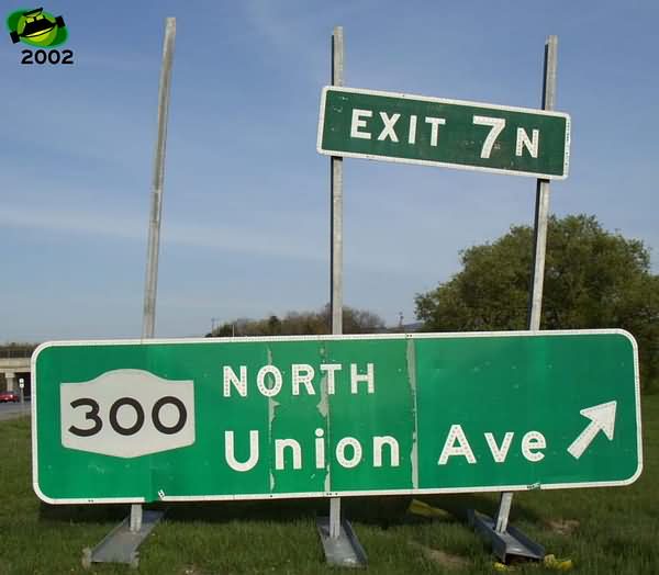 Ih 84 Sign for Exit 7 EB